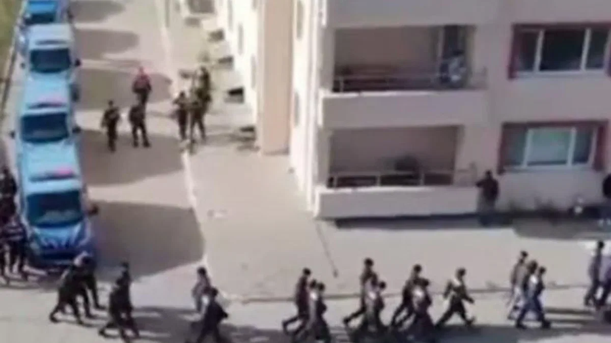 Sınırda 'Kalkan' operasyonu: Yüzlerce düzensiz göçmene gözaltı