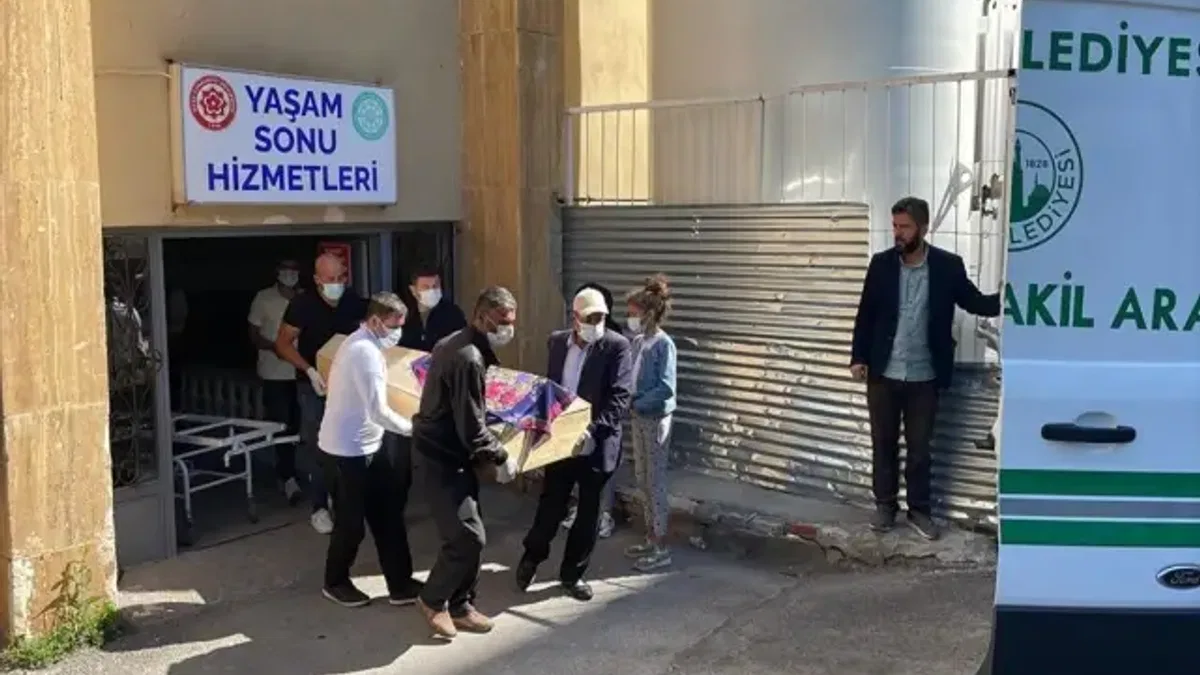 Sivas'ta KKKA hastalığı şüphesiyle tedavi gören kişi kurtarılamadı