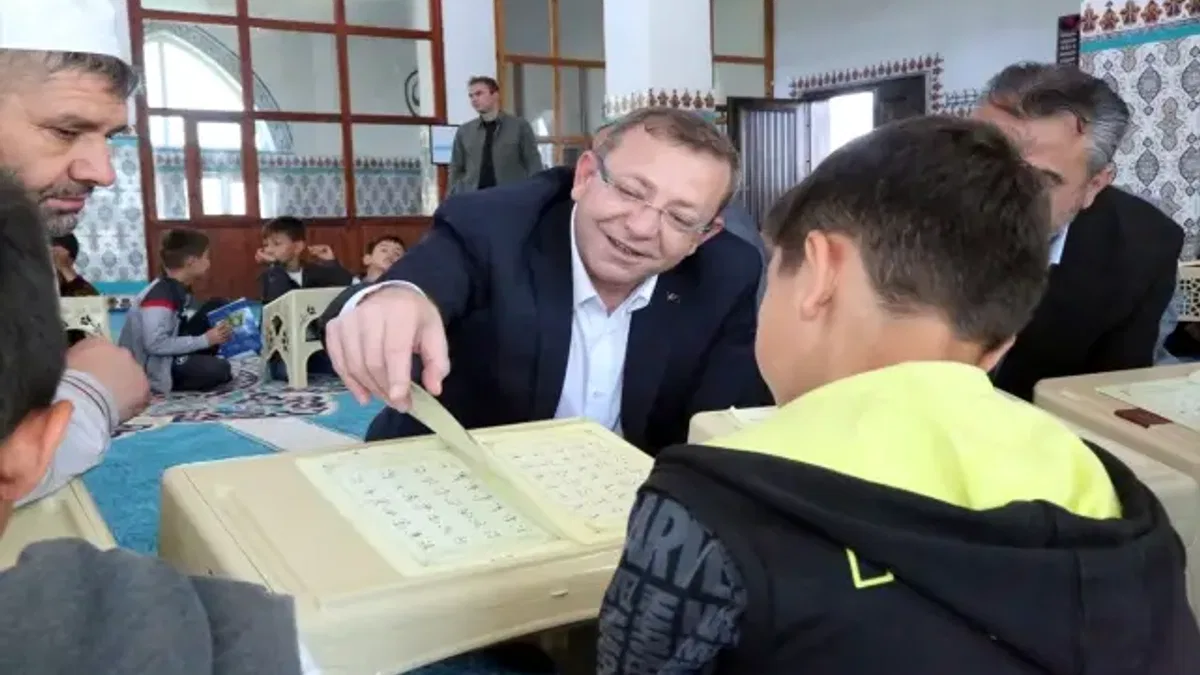 Yozgat Valisi Polat, yaz Kur'an kursunu ziyaret etti
