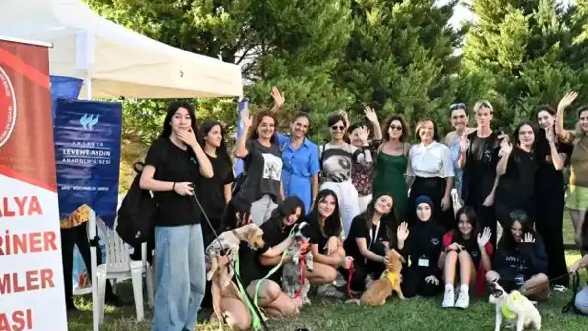 Muratpaşa'da patili dostlar yeni yuvalarına kavuştu