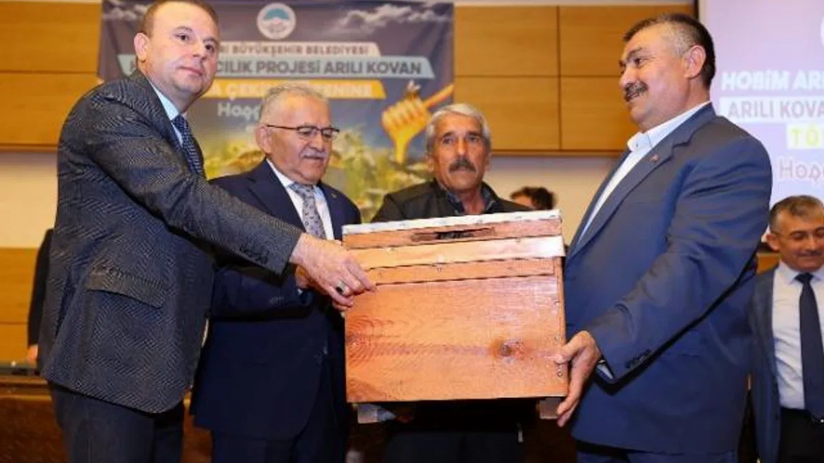 Büyükşehir’den 6 Milyon 270 bin TL’lik arılı kovan dağıtım töreni