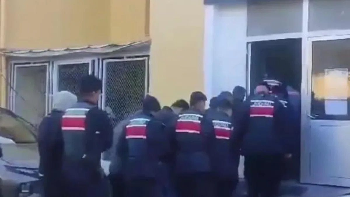Adana'da 'Hücre-16'da 17 gözaltı!
