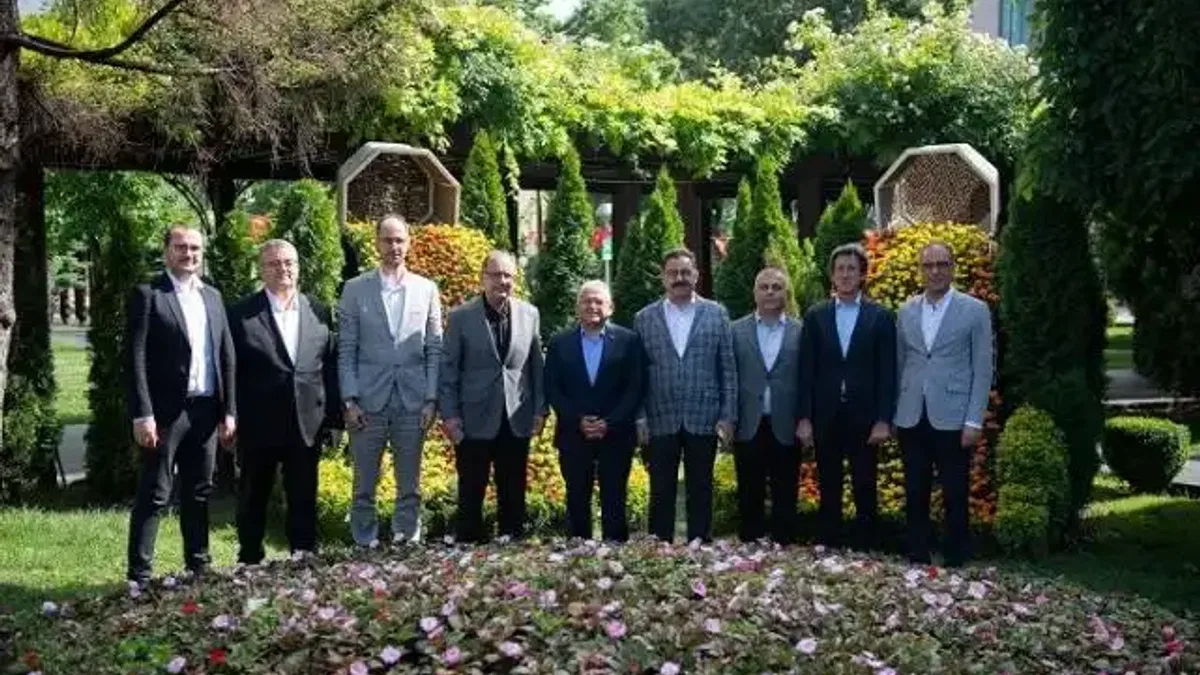 Bakan Özhaseki ve Başkan Büyükkılıç’tan Büyükşehir’de “Kentsel Dönüşüm” zirvesi