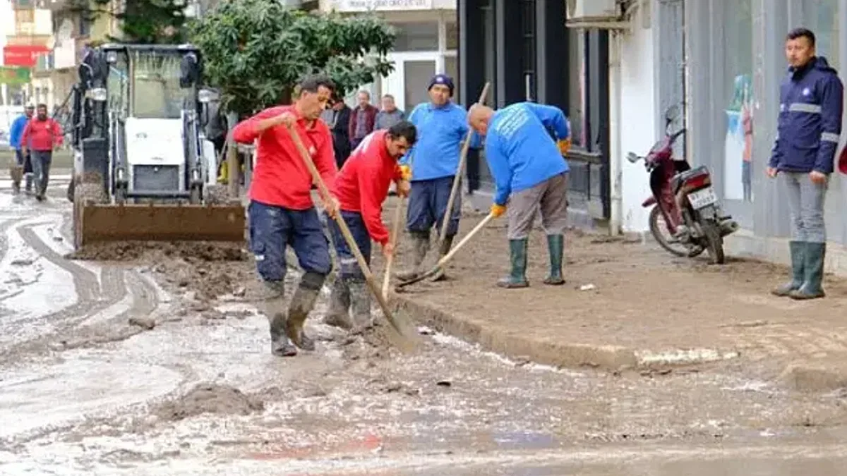 Antalya'da afetin izleri siliniyor
