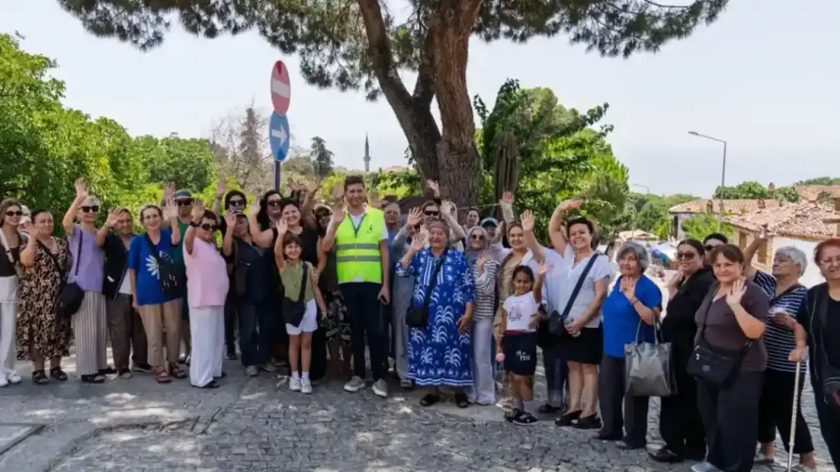 Kültür gezileriyle İzmir’i keşfettiler