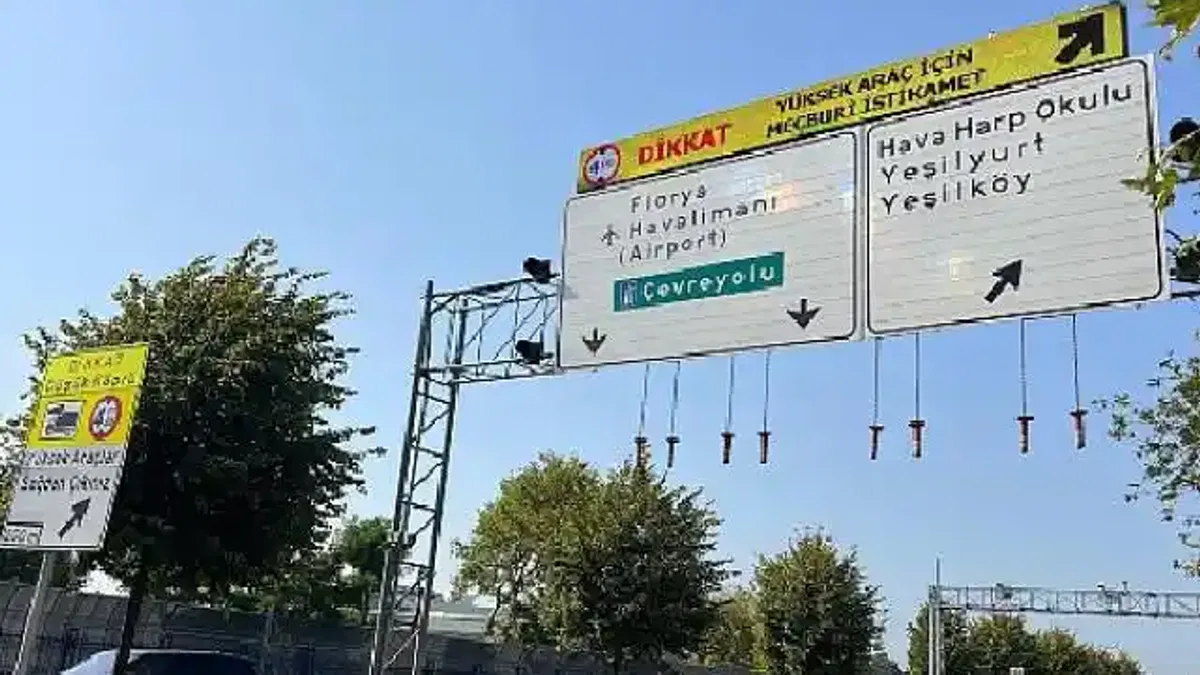 İBB Uyarı Tabelalarının İşe Yaramadığı Alt Geçitte Yolun Kotu Düşürülecek
