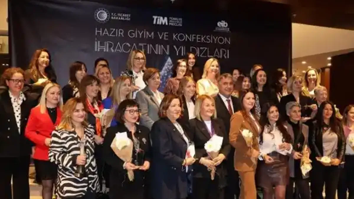 Moda endüstrisinin yıldızları ödüllerine kavuştu