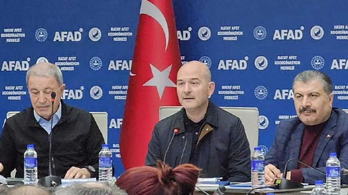 Gölcük Belediye Başkanı Ali Yıldırım Sezer, Bakanlara Hatay'daki Çalışmalar Hakkında Bilgi Verdi
