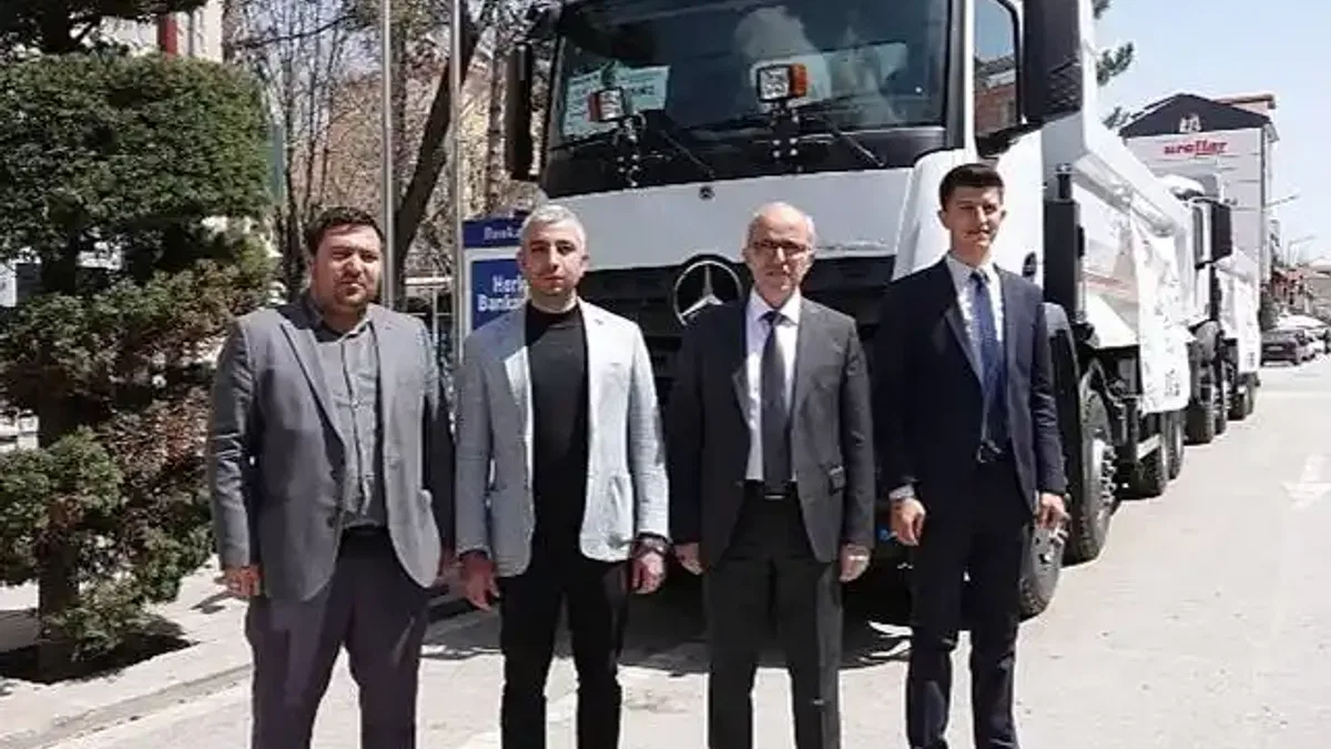 Çumra Belediyesi araç filosuna 4 yeni kamyon ekledi