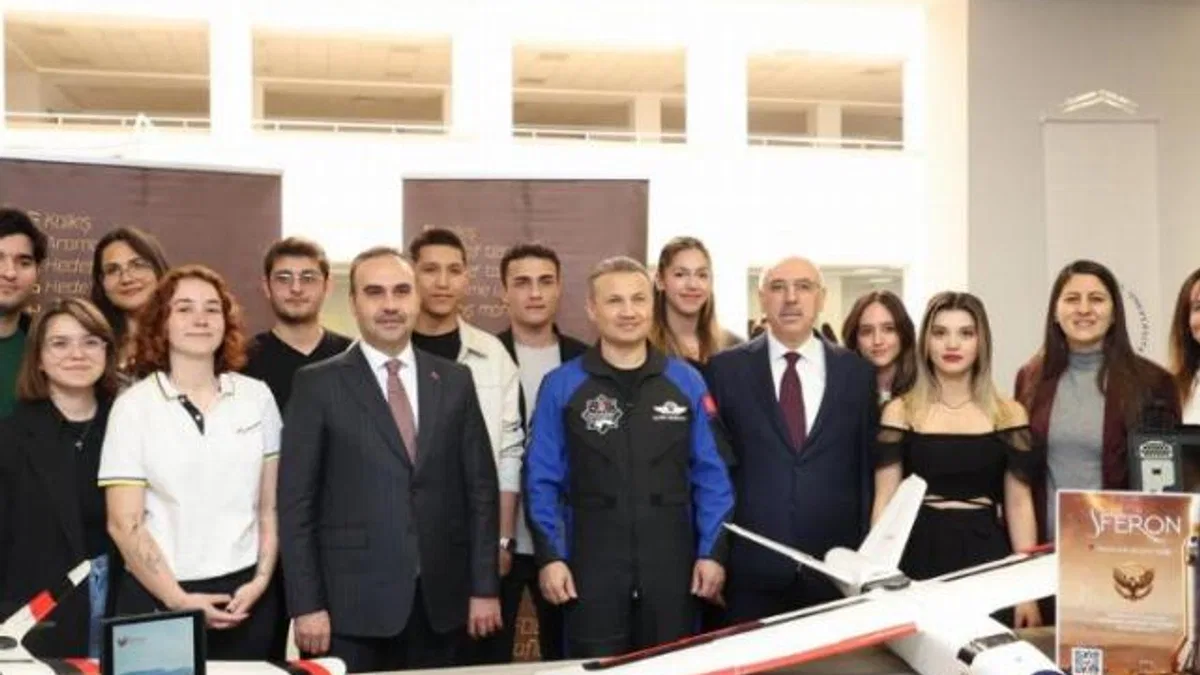 Bakan Kacır ve ilk Türk astronot Gezeravcı Dokuz Eylül'de