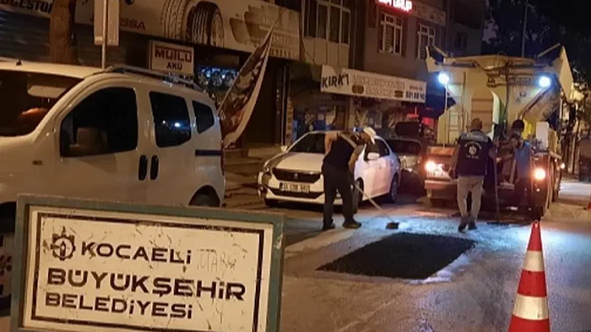 Kocaeli'nde yollar ve kaldırımlar bayrama hazırlanıyor