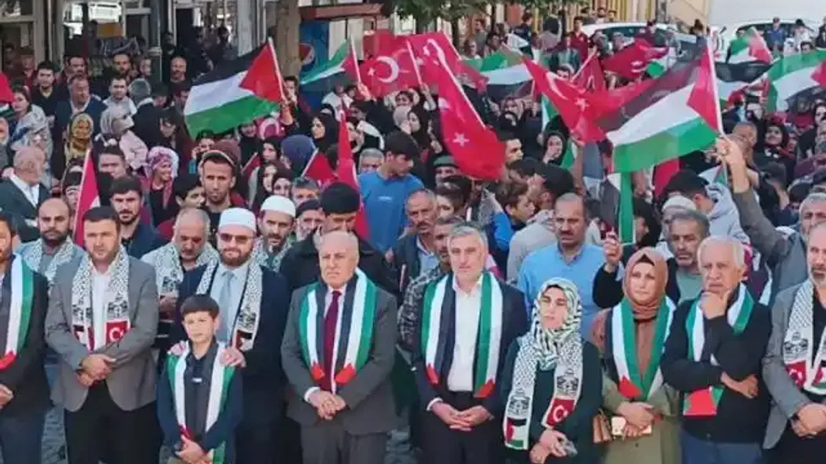 Yeşilli’de Filistin’e destek mitingi düzenlendi