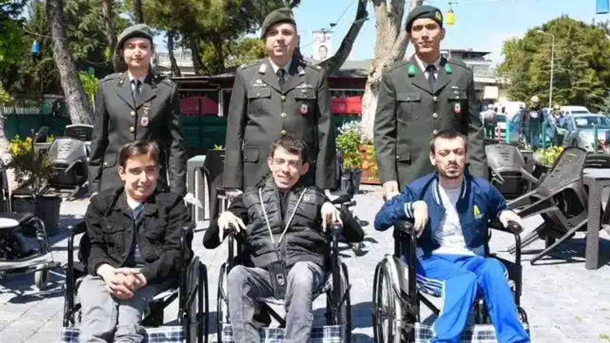Mehmetçikten anlamlı destek!