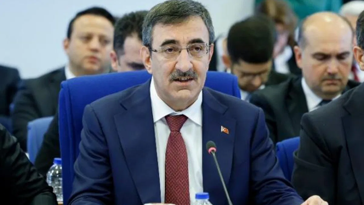 Cevdet Yılmaz: Asgari ücrette denge gözetilecek
