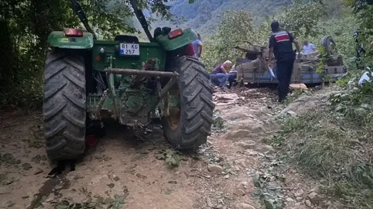 Düzce'de traktör devrildi: 16 işçi yaralı