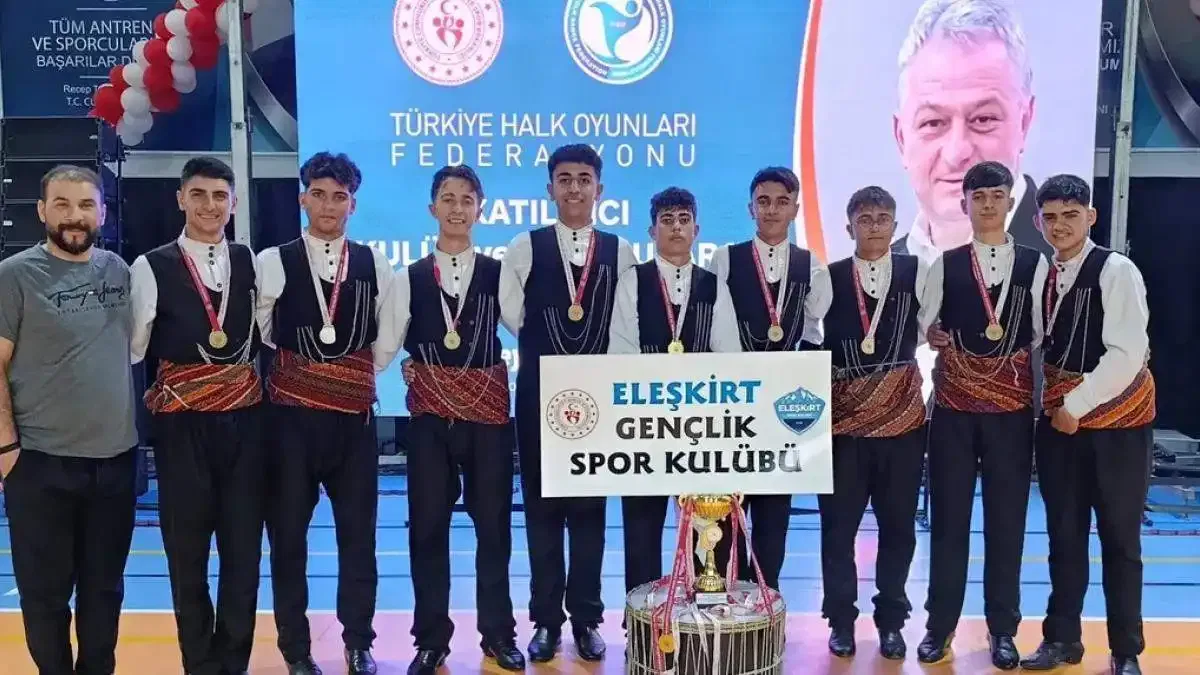 Artvin Eleşkirt Gençlik Spor Kulübü bölge birincisi oldu