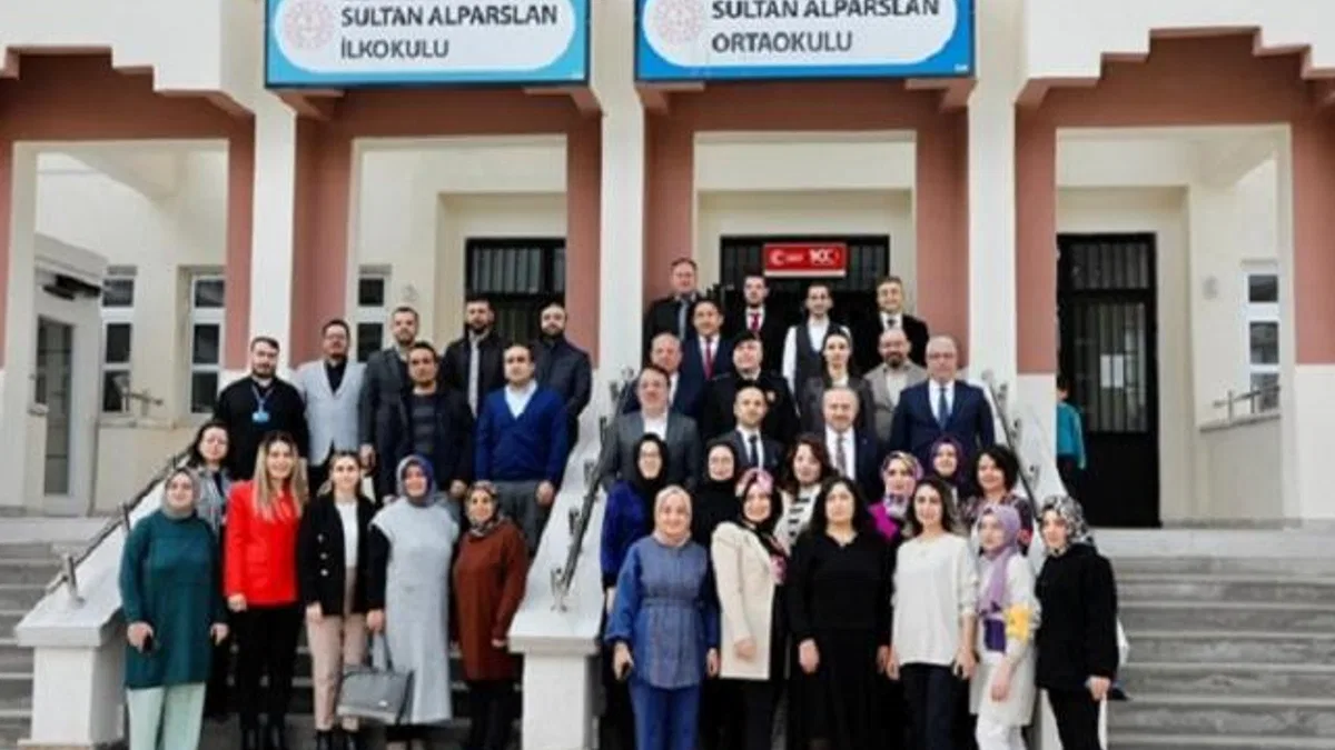 Başkan Savran karne heyecanına ortak oldu