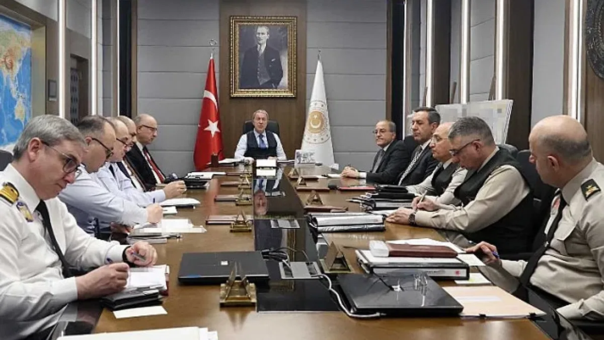 Bakan Akar'dan İsveç'e sert tepki!