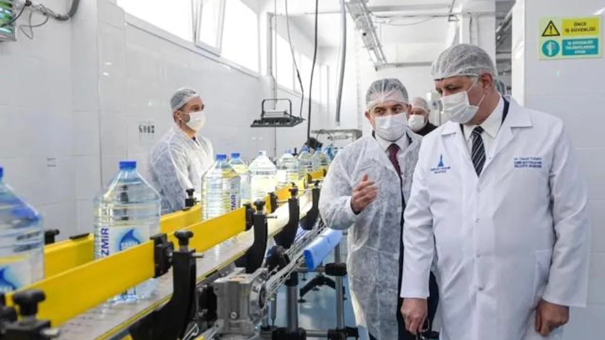 Başkan Tugay’dan İzmir Şaşal Su Fabrikası’na ziyaret!