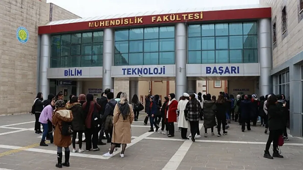 Öğrencilere "Üniversiteyi Keşfediyorum" etkinliği