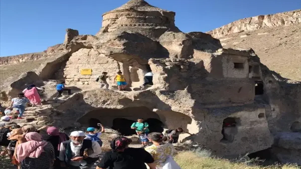 Gurbetçiler, kültür turlarıyla Kayseri'nin güzelliklerini keşfediyor