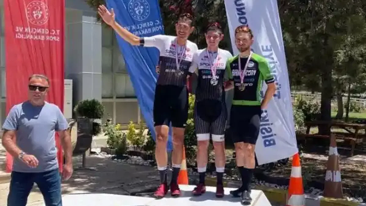 Yıldız pedallar Sakarya’ya gururlandırdı