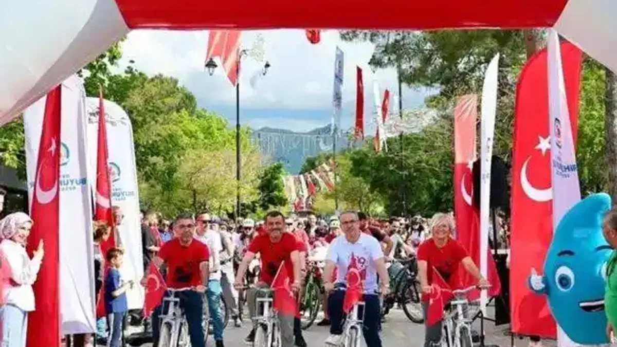 Denizli'de 19 Mayıs ruhuyla umuda pedal çevirdiler