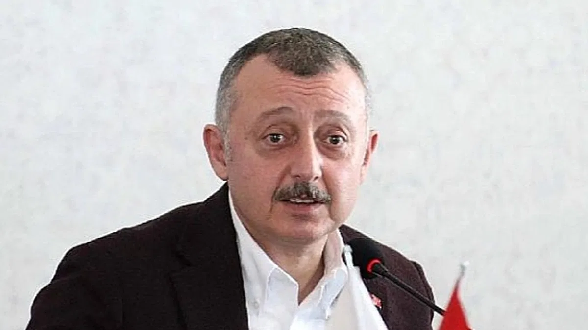 Kocaeli Büyükşehir Belediyesi Başkanı Tahir Büyükakın, Yaşlılara Saygı Haftası nedeni ile bir mesaj yayınladı.