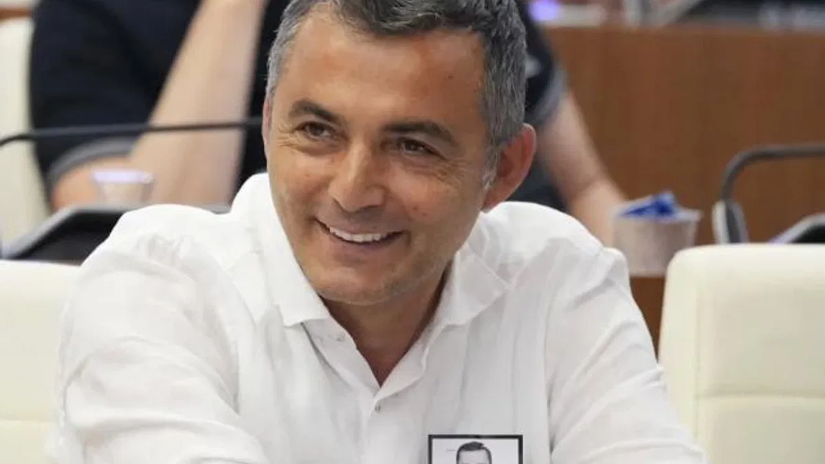 Manavgat’ta tutuklanan başkan görevden uzaklaştırıldı