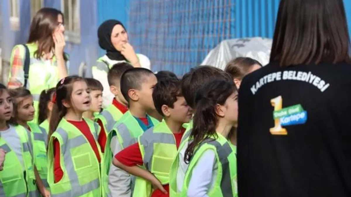 Kartepe’de Çocuklara Geri Dönüşüm Bilinci Aşılanıyor