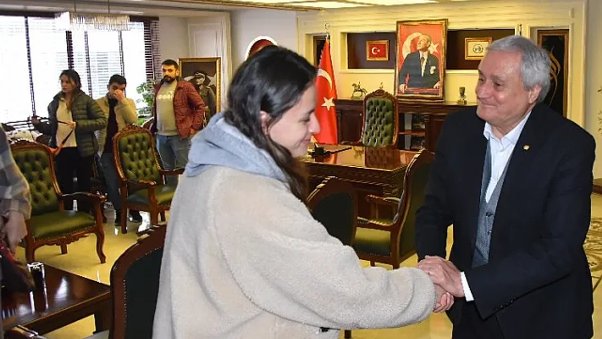 'Bizim Kızlar'dan Başkan Bakkalcıoğlu'na ziyaret