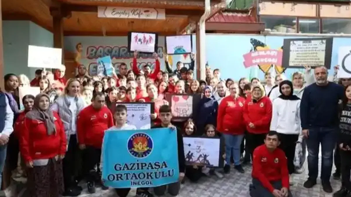 Bursa İnegöl'de Engelsiz Yaşam Merkezi'ne sürpriz ziyaret