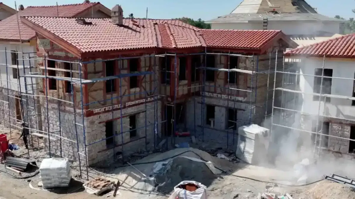 Konya'da tarihi doku yeniden hayat buluyor