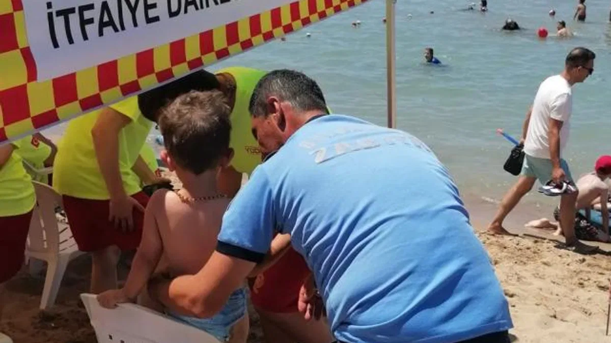 Kocaeli sahillerinde çocuklar zabıta güvencesinde