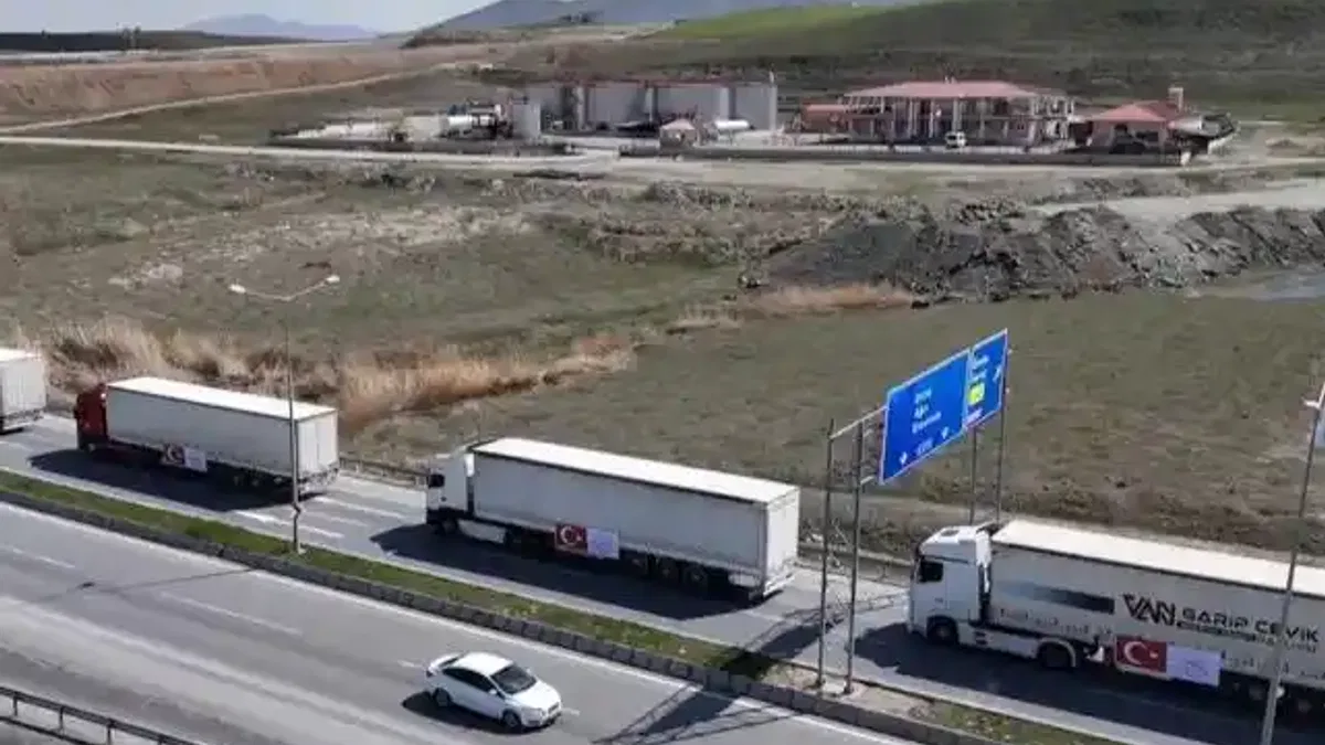 Türkiye'den İran'a 'şifa kervanı' yola çıktı