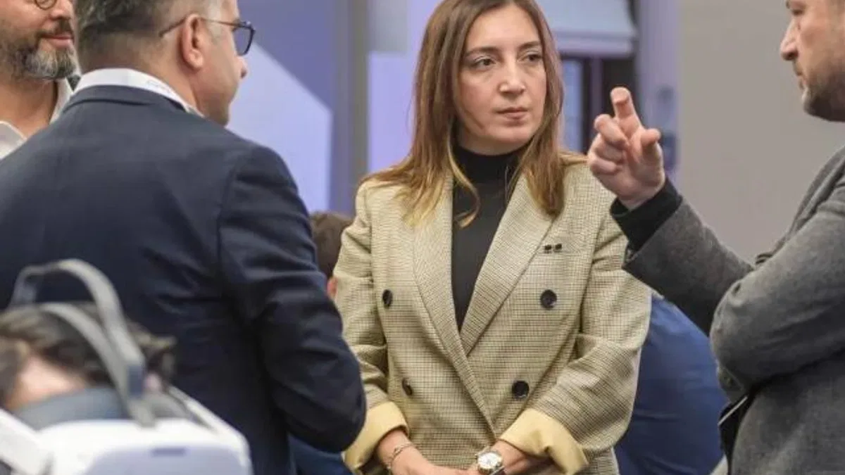Yılın modası İzmir’de görücüye çıktı