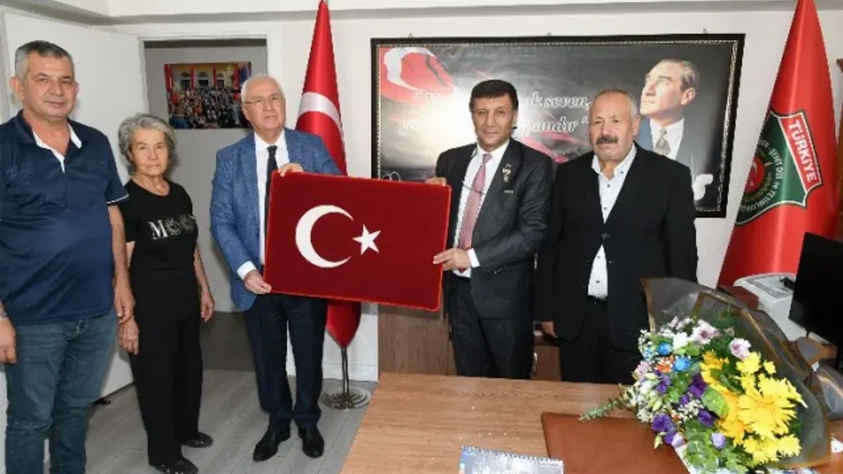 Karabağlar'da gazi ve şehit yakınlarına ziyaret
