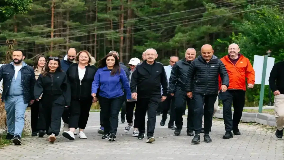 Bolu Abant'ta Kılıçdaroğlu'ndan sabah yürüyüşü