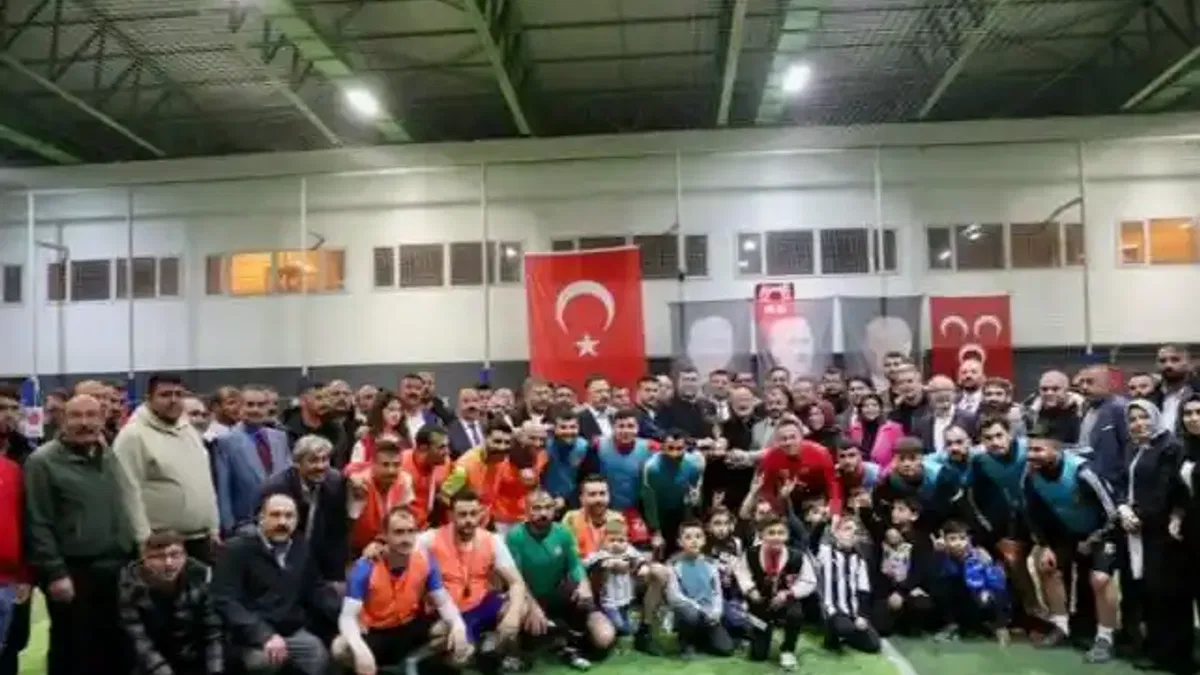 Başkan Çolakbayrakdar, turnuva finalini izledi