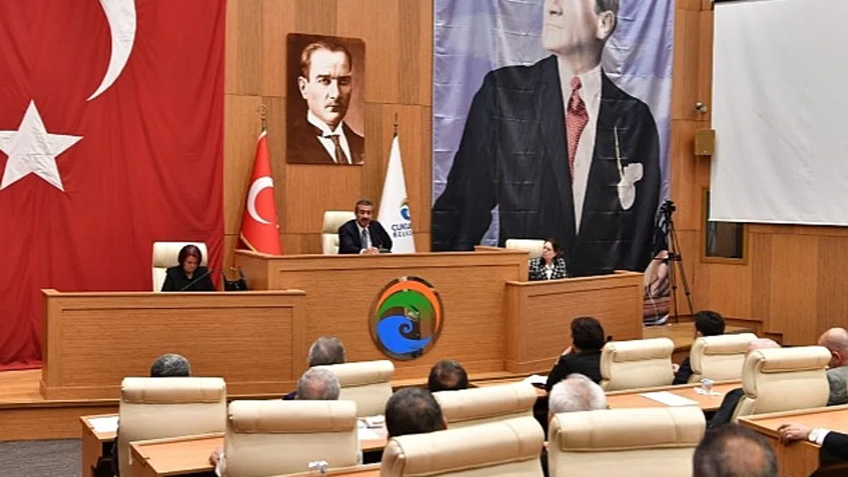 Çukurova meclisinde tarihi oturum