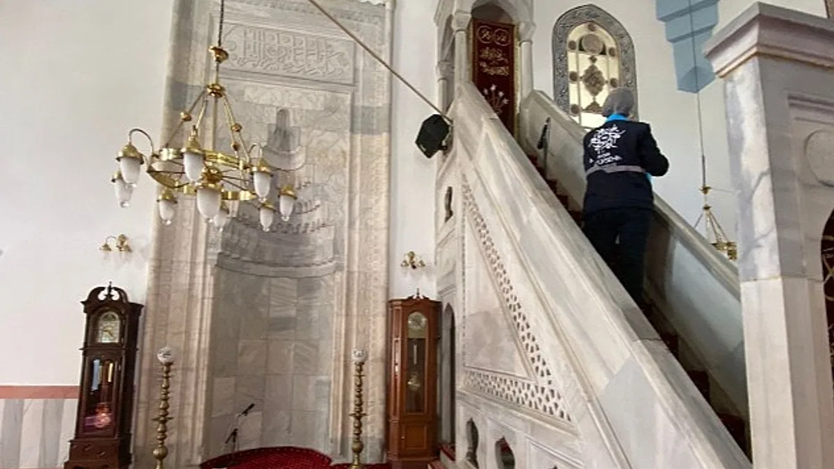 Aydın Büyükşehir Belediyesi İbadethane Temizlik Ekiplerinin Sayısını Artırdı