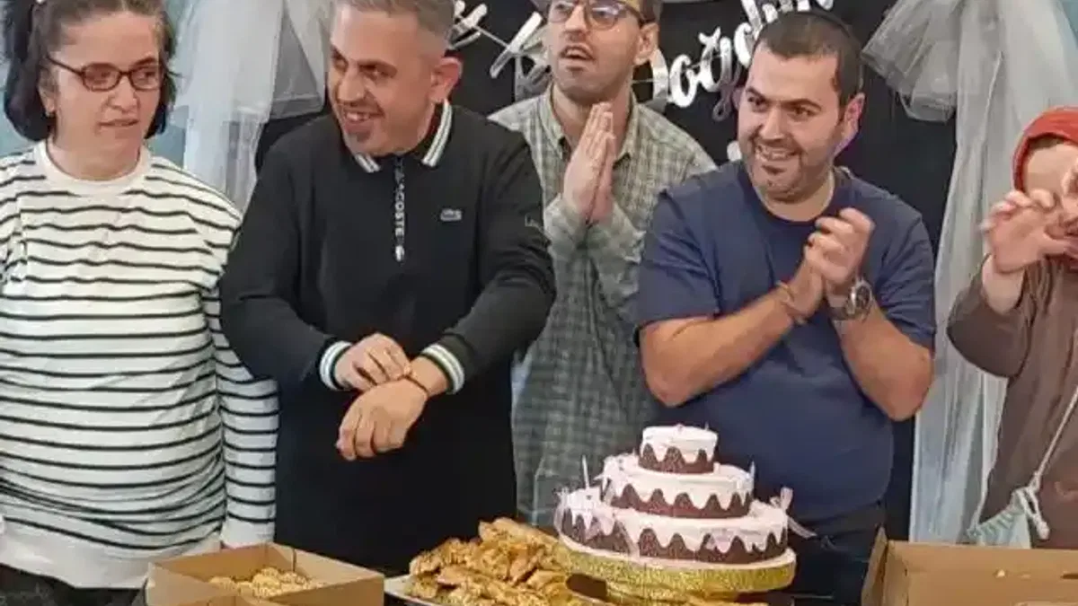 Sakarya'da özel çocuklara kemençe ve horonla doğum günü coşkusu