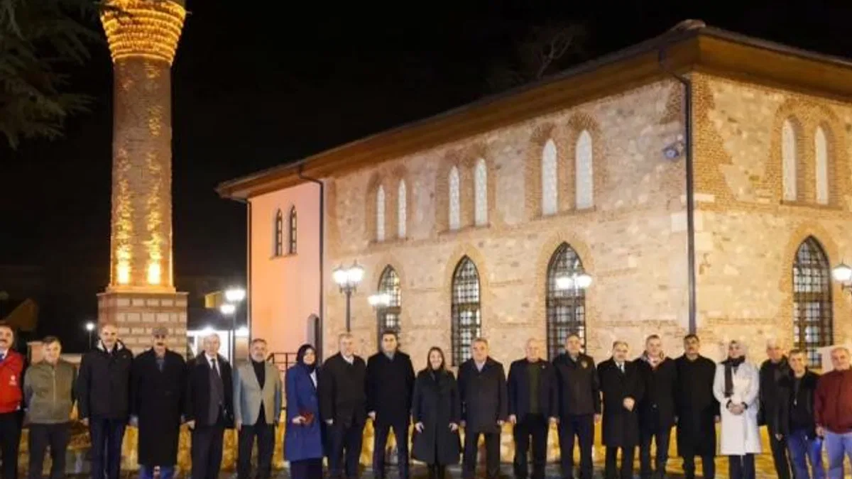Bilecik'te tarihi camii 2 yıl sonra yeniden ibadete açıldı