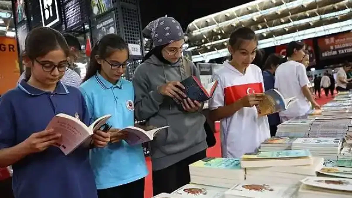 Antalyalılar kitap fuarında buluşuyor
