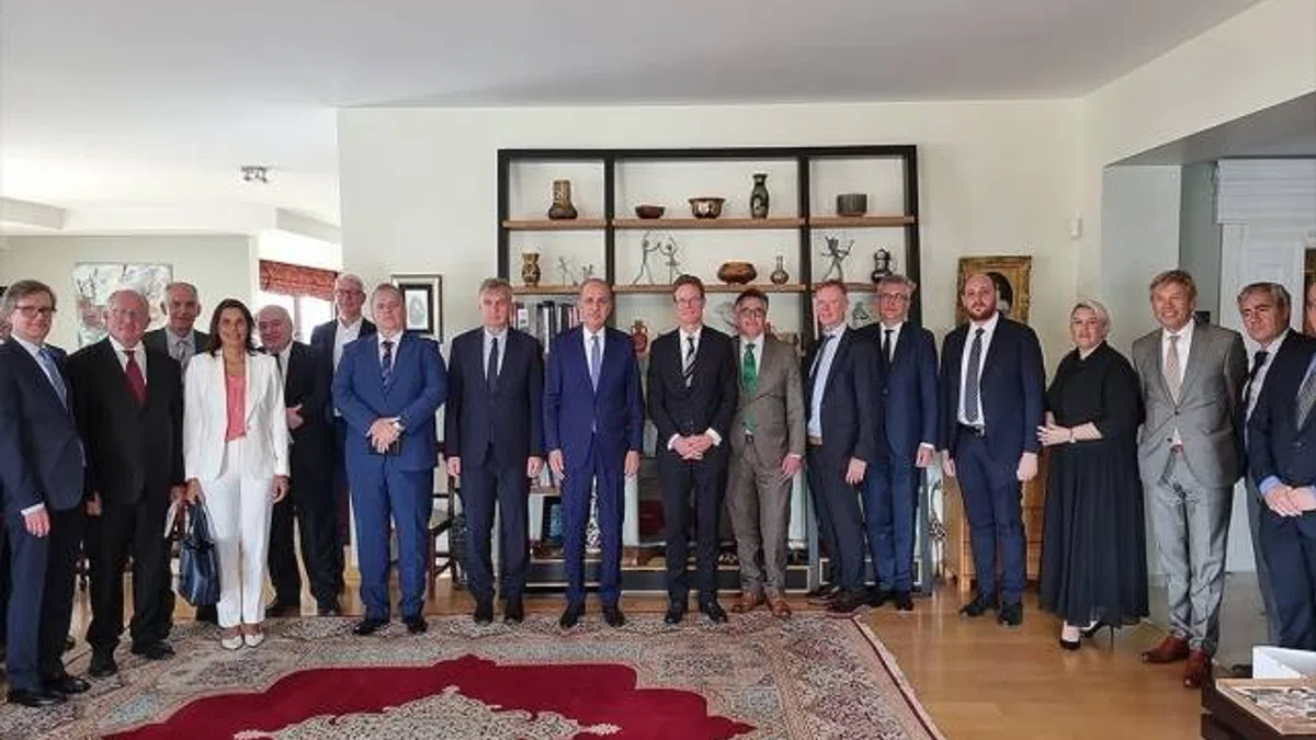 AK Parti Genel Başkanvekili Kurtulmuş, AB üyesi ülkelerin büyükelçileriyle bir araya geldi