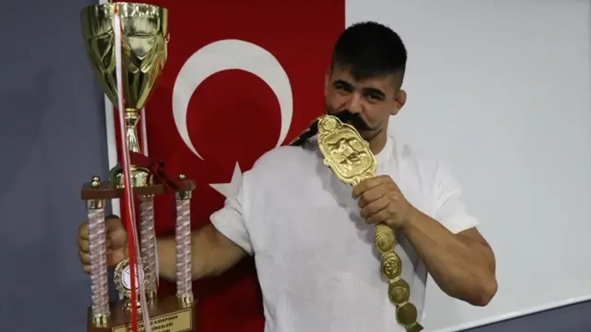 Kırkpınar Yağlı Güreşleri'nin başpehlivanı Şimşek spora başlama hikayesini anlattı