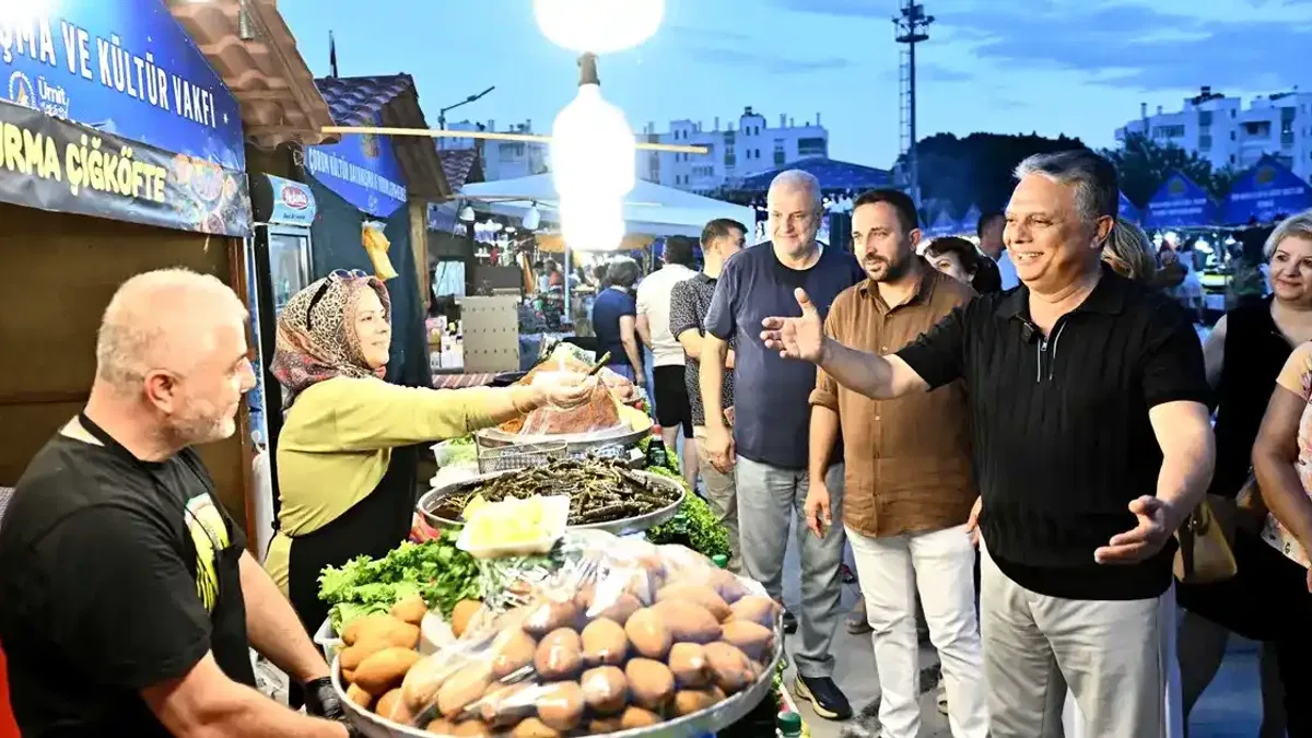 Antalya Muratpaşa'da Yöreler 'Akdeniz Gecesi' ile başladı