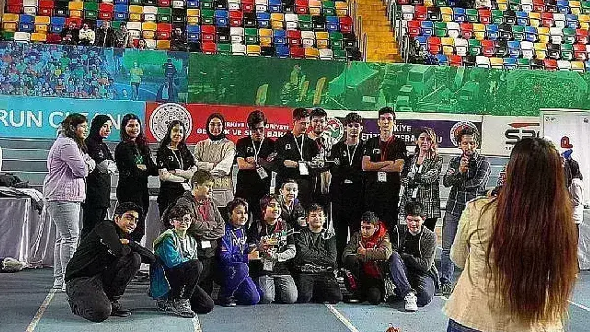 Robotik ve Kodlama Proje Şenliğinde Öğrenciler Yarıştı