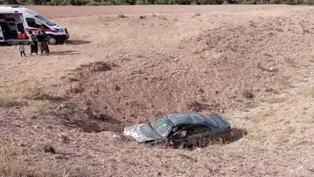 Sivas'ta iki ayrı trafik kazasında 5 kişi yaralandı