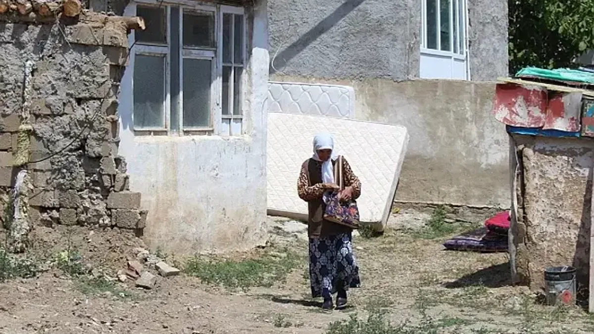 Konya'da yalnız yaşayan kadına polis sahip çıktı